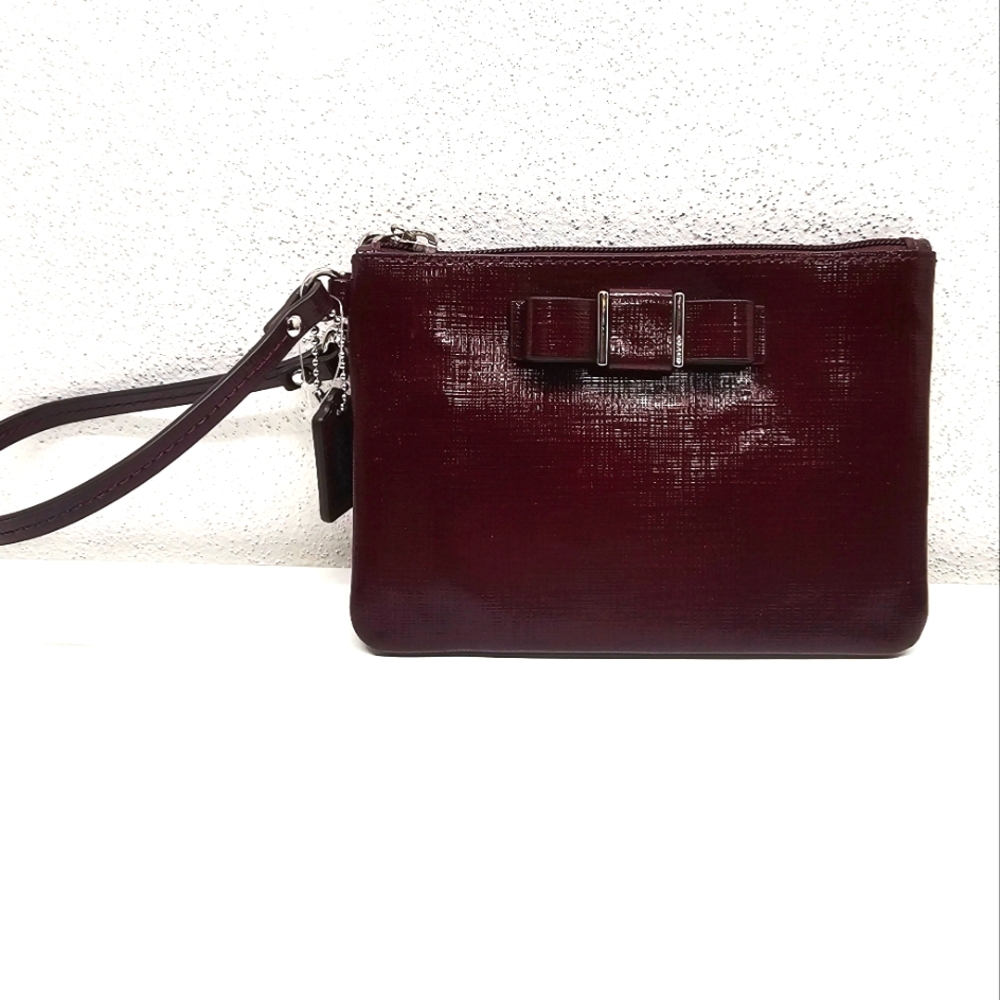 Coach Darcy Patent Burgandy Bow Small Wristlet F52137